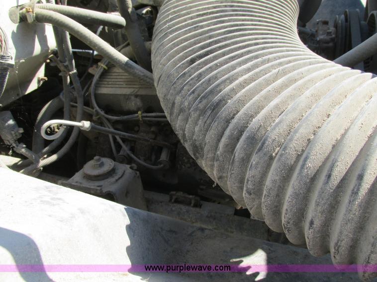 image for item AW9885 1991 Chevrolet Kodiak truck cab and chassis