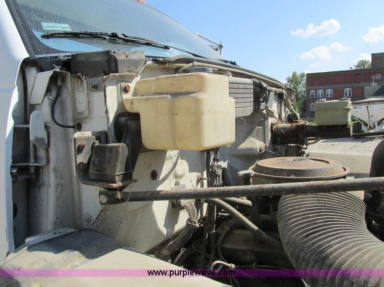 image for item AW9885 1991 Chevrolet Kodiak truck cab and chassis