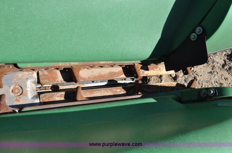 image for item F2073 2011 John Deere 612C corn head