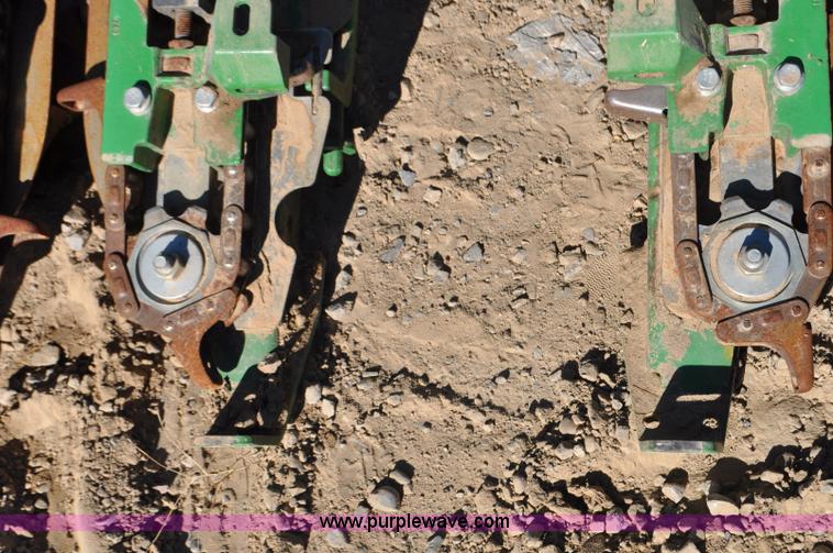 image for item F2073 2011 John Deere 612C corn head