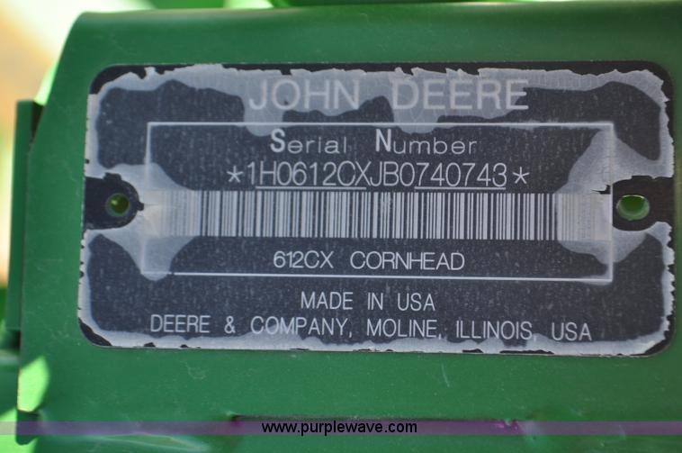 image for item F2073 2011 John Deere 612C corn head