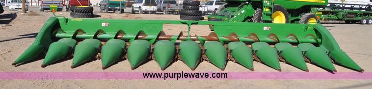 image for item F2074 2011 John Deere 612C corn head