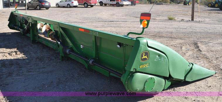 image for item F2074 2011 John Deere 612C corn head