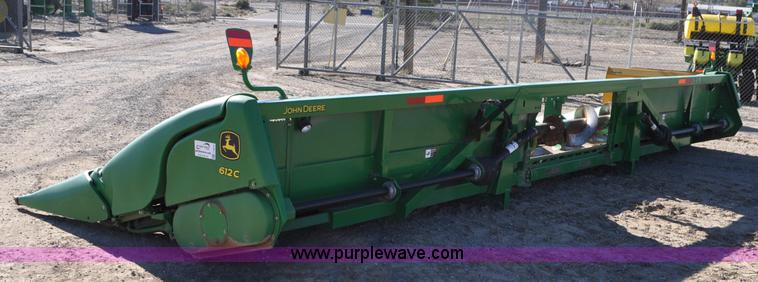 image for item F2074 2011 John Deere 612C corn head