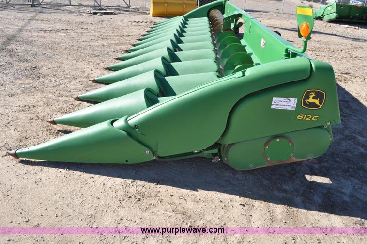 image for item F2074 2011 John Deere 612C corn head