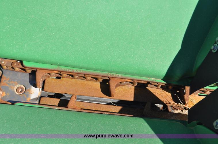 image for item F2074 2011 John Deere 612C corn head