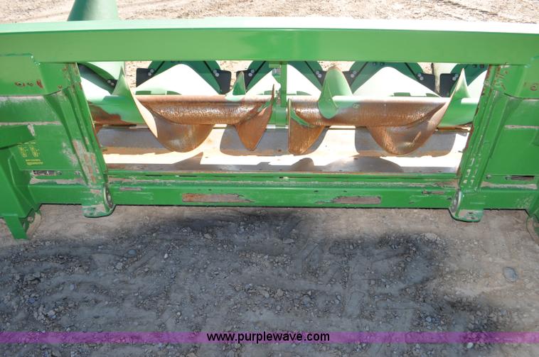 image for item F2074 2011 John Deere 612C corn head
