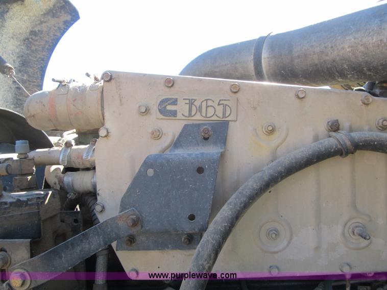 image for item G6505 1990 International 9400 Eagle grain truck