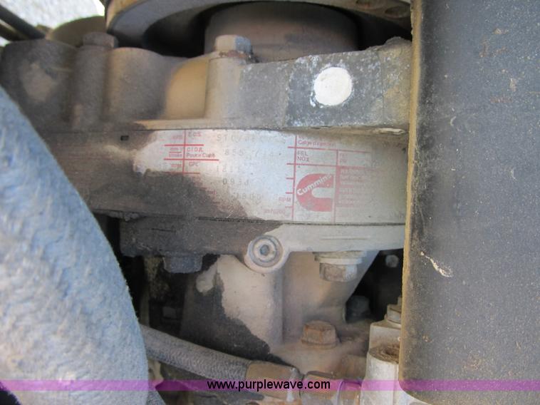 image for item G6505 1990 International 9400 Eagle grain truck