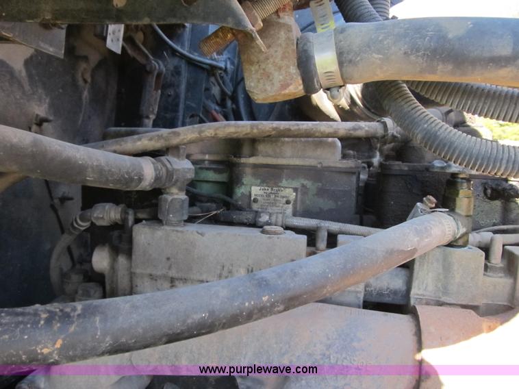 image for item G6505 1990 International 9400 Eagle grain truck