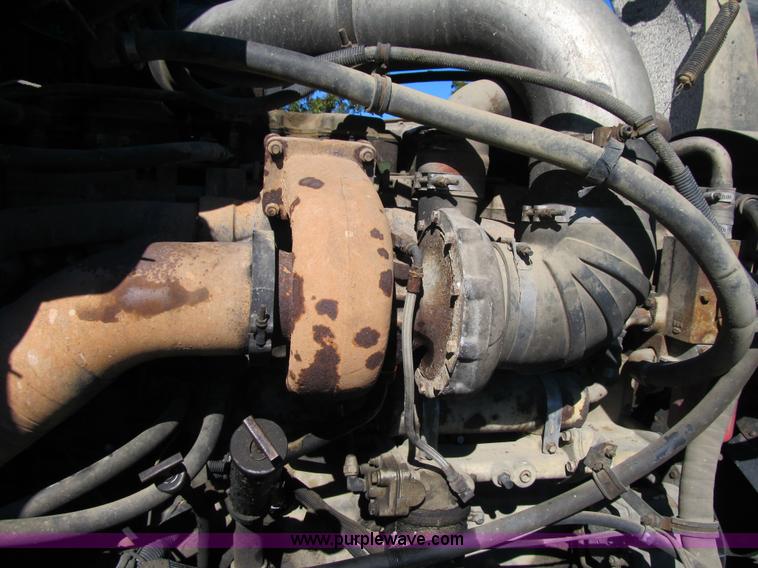 image for item G6505 1990 International 9400 Eagle grain truck