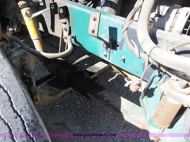 image for item G6505 1990 International 9400 Eagle grain truck