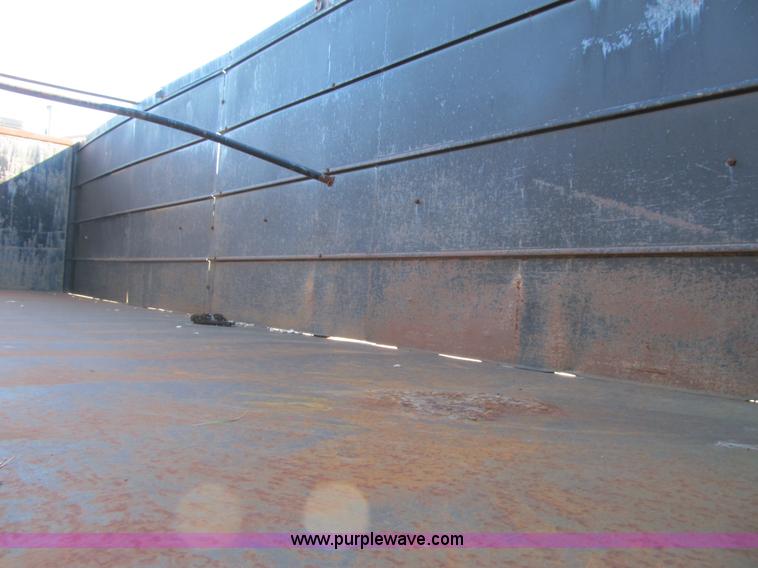 image for item G6505 1990 International 9400 Eagle grain truck