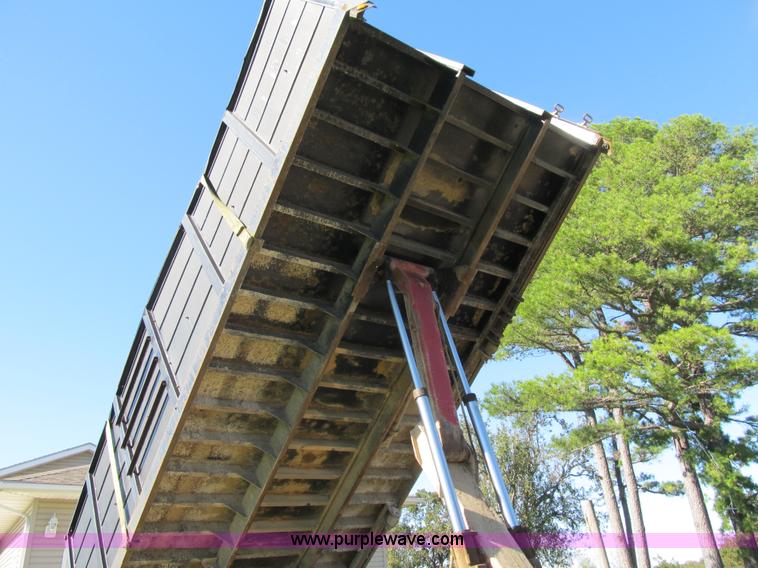 image for item G6505 1990 International 9400 Eagle grain truck