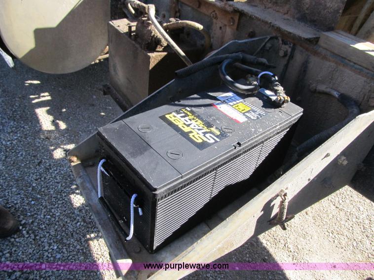 image for item G6505 1990 International 9400 Eagle grain truck