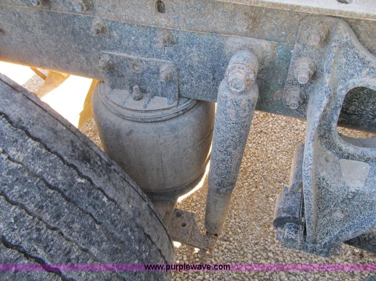 image for item G6505 1990 International 9400 Eagle grain truck