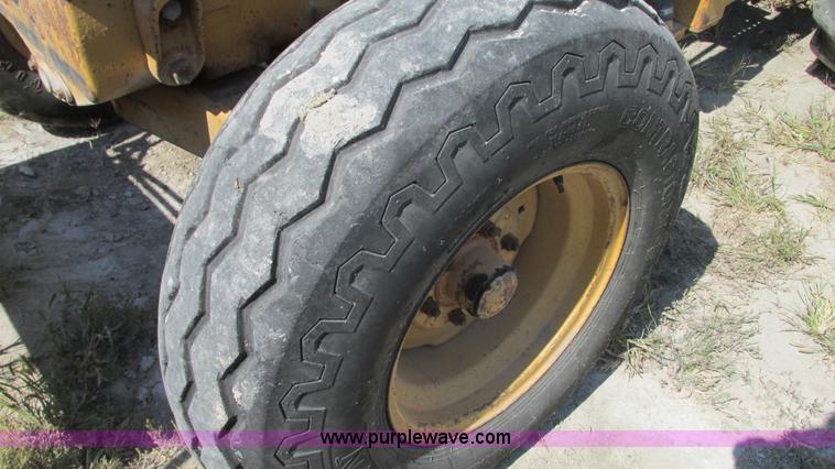 image for item G9088 Ford 340B tractor