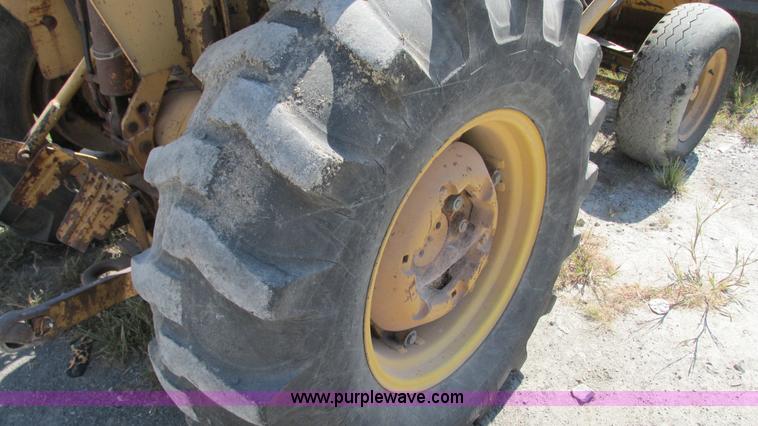 image for item G9088 Ford 340B tractor