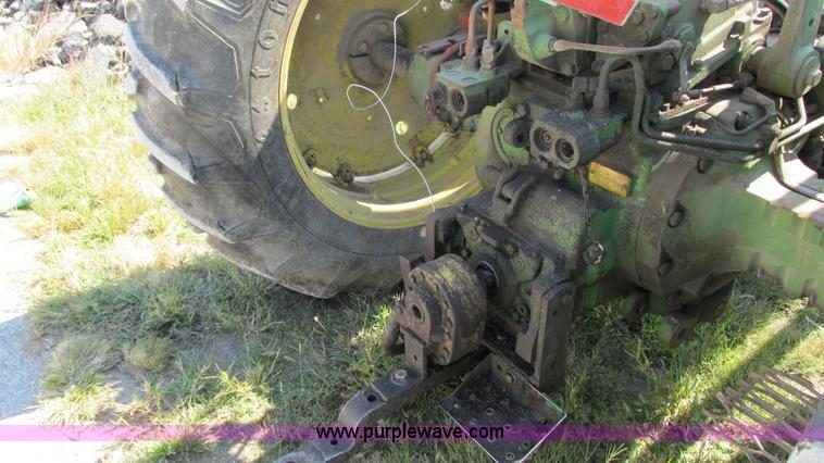 image for item G9089 John Deere 4020 tractor