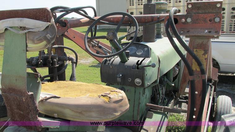 image for item G9089 John Deere 4020 tractor