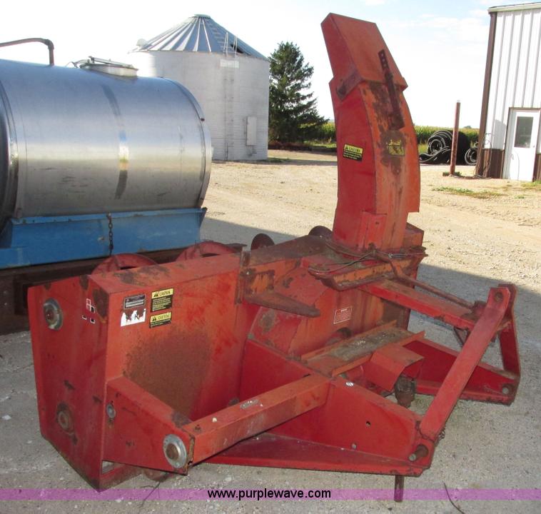 image for item G9952 International 80 snow blower