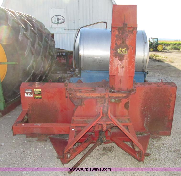 image for item G9952 International 80 snow blower