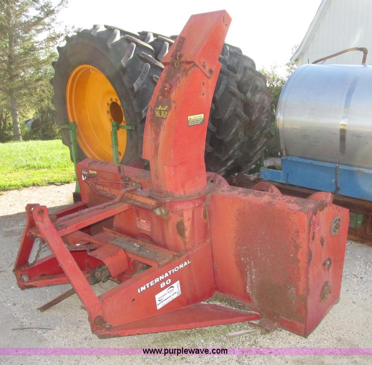 image for item G9952 International 80 snow blower