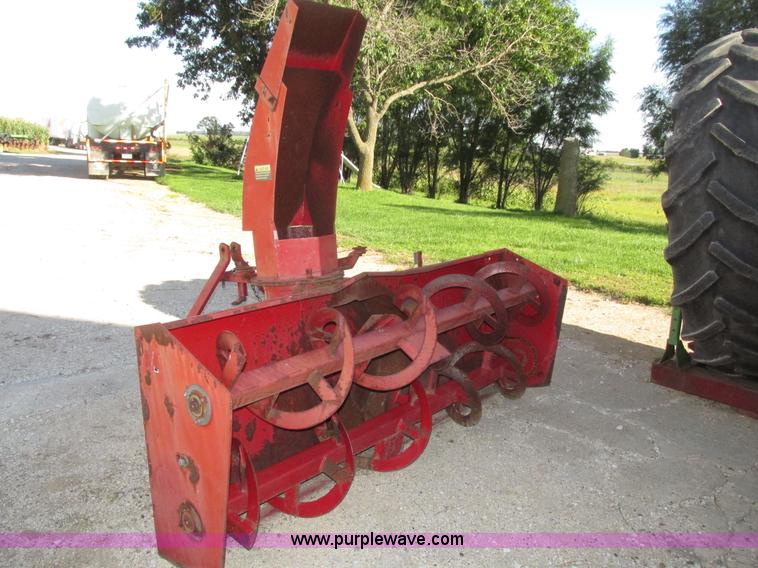 image for item G9952 International 80 snow blower