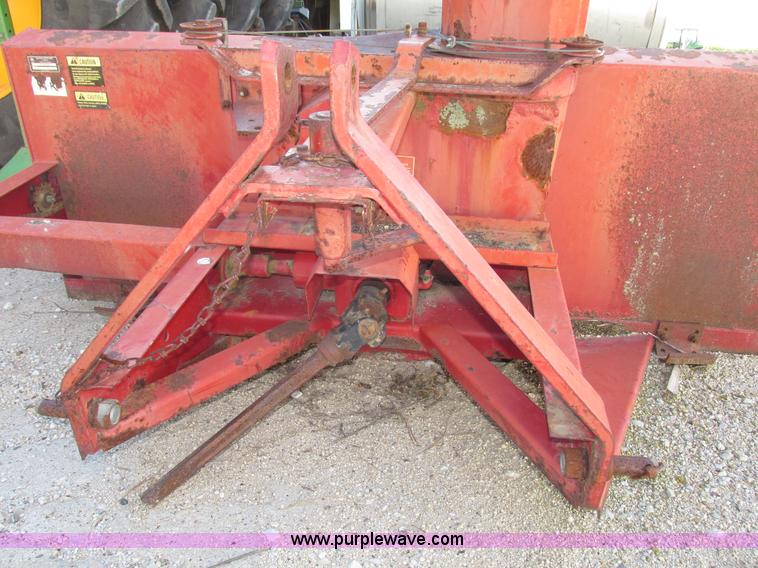 image for item G9952 International 80 snow blower