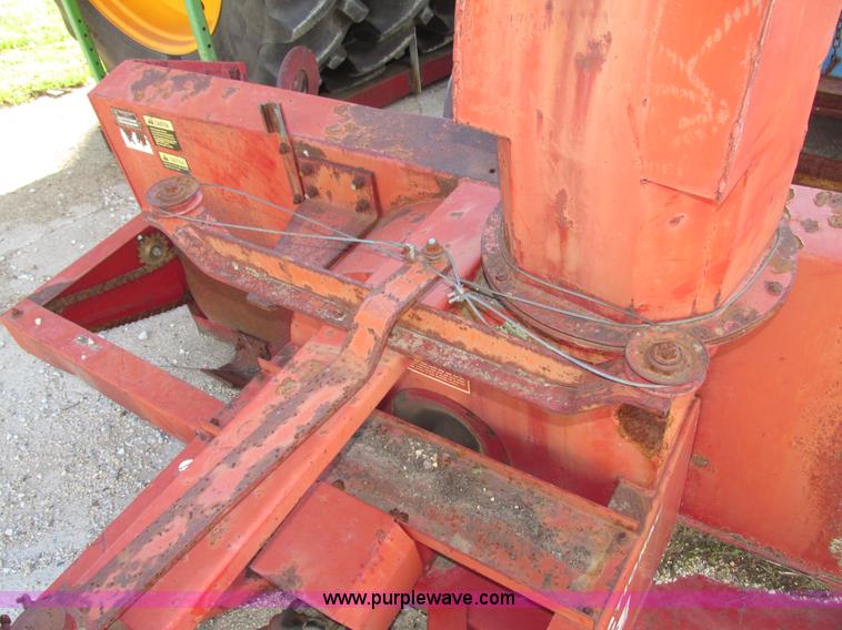 image for item G9952 International 80 snow blower