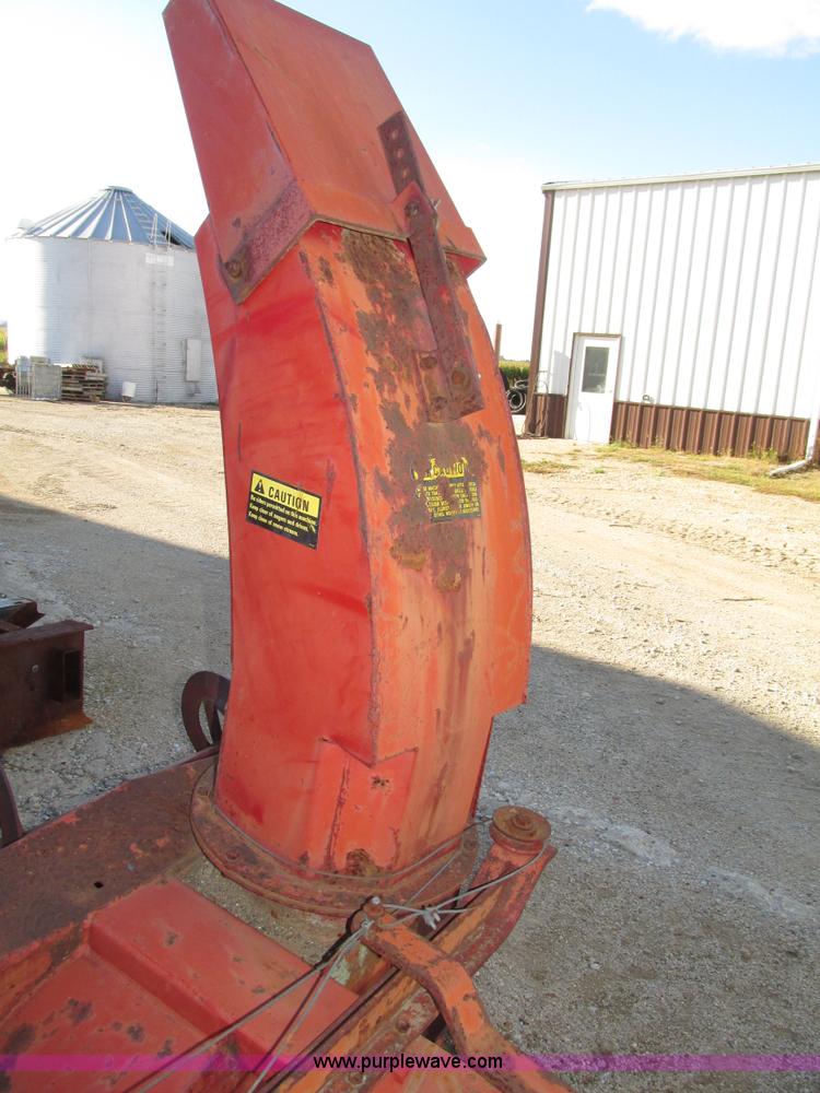 image for item G9952 International 80 snow blower