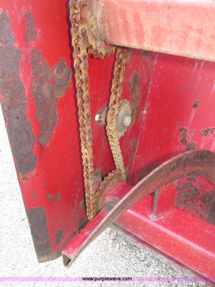 image for item G9952 International 80 snow blower