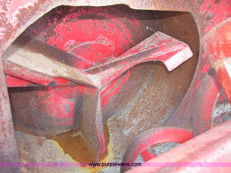 image for item G9952 International 80 snow blower