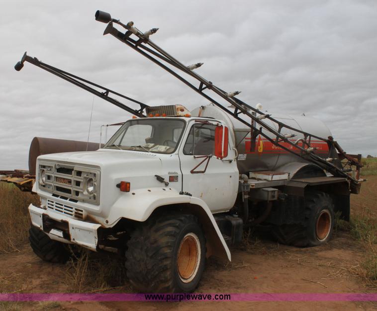 image for item H8832 1980 GMC 7000 Big Wheels sprayer