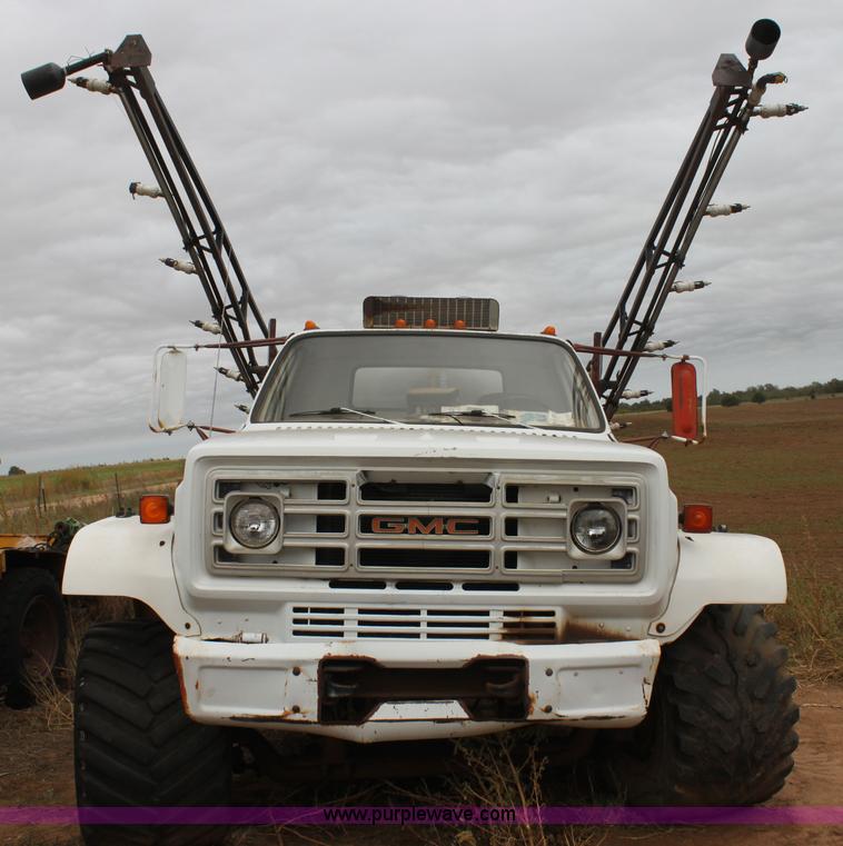 image for item H8832 1980 GMC 7000 Big Wheels sprayer