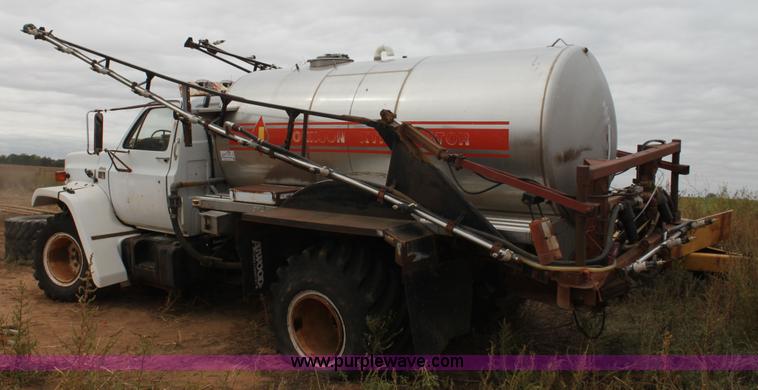 image for item H8832 1980 GMC 7000 Big Wheels sprayer