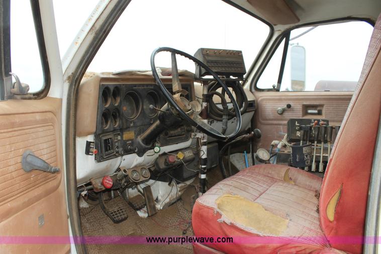 image for item H8832 1980 GMC 7000 Big Wheels sprayer