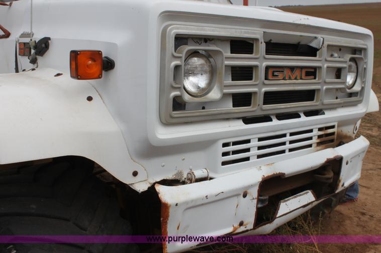 image for item H8832 1980 GMC 7000 Big Wheels sprayer