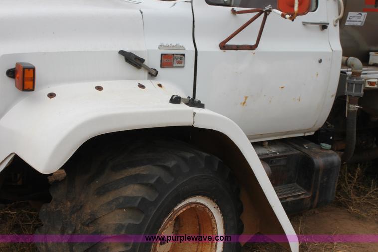 image for item H8832 1980 GMC 7000 Big Wheels sprayer