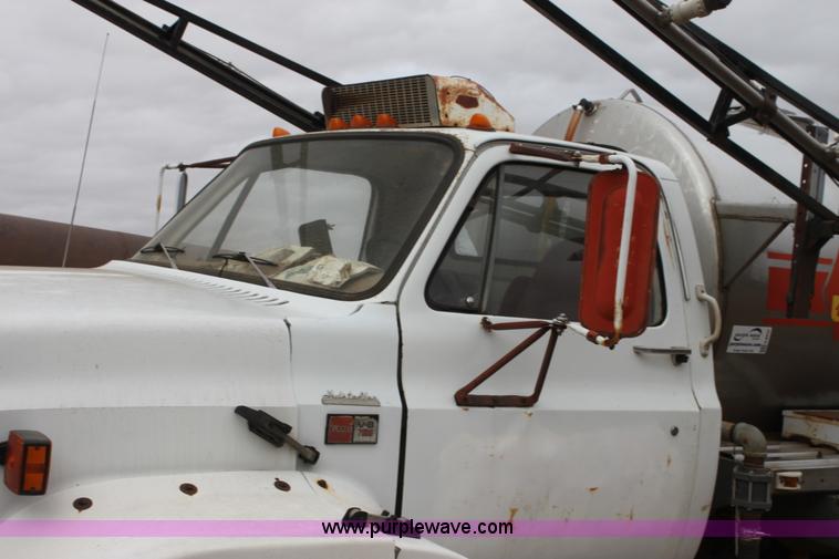 image for item H8832 1980 GMC 7000 Big Wheels sprayer
