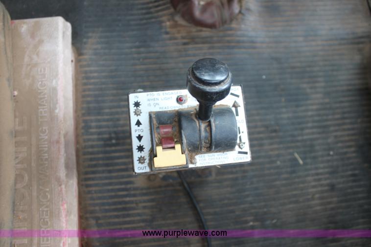 image for item H8833 1983 International Transtar 4300 semi truck