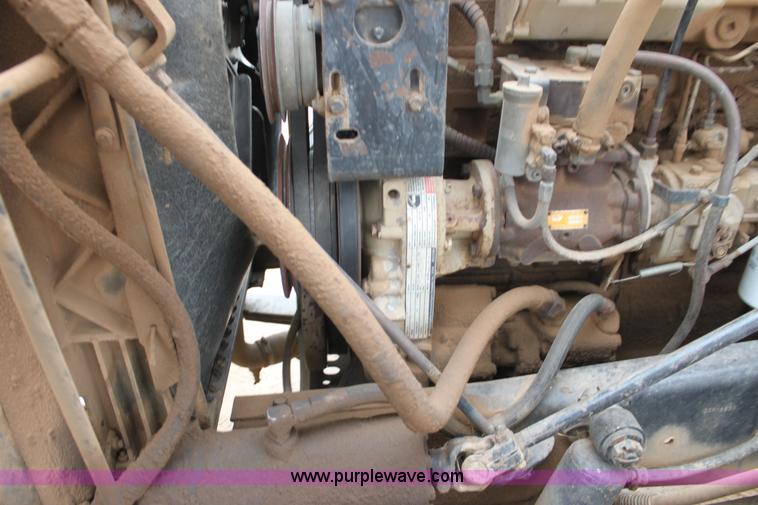 image for item H8833 1983 International Transtar 4300 semi truck