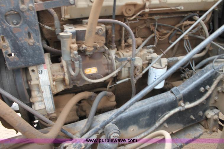 image for item H8833 1983 International Transtar 4300 semi truck