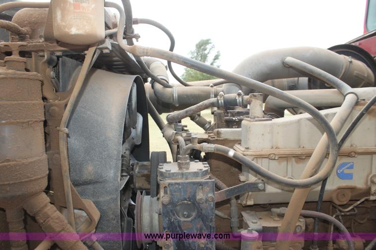 image for item H8833 1983 International Transtar 4300 semi truck