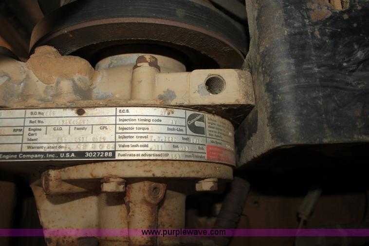 image for item H8833 1983 International Transtar 4300 semi truck