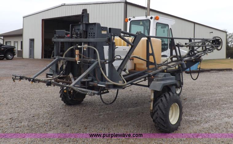 image for item H9056 Melroe 220 spray coupe