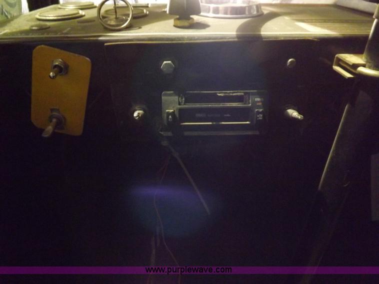 image for item H9056 Melroe 220 spray coupe