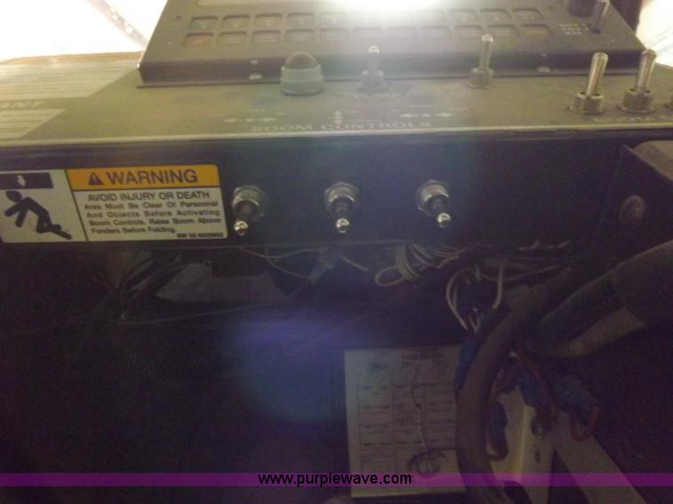 image for item H9056 Melroe 220 spray coupe