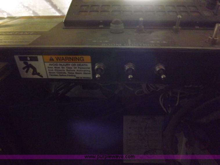 image for item H9056 Melroe 220 spray coupe