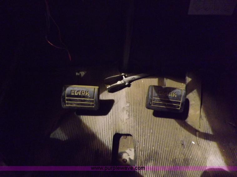 image for item H9056 Melroe 220 spray coupe